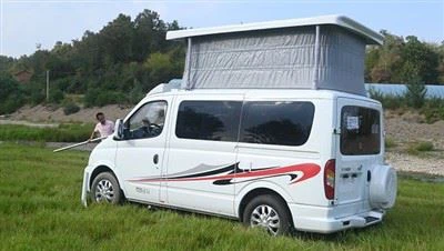 اسٹار لائٹ میکس مینی پاپ ٹاپ کیمپر وین