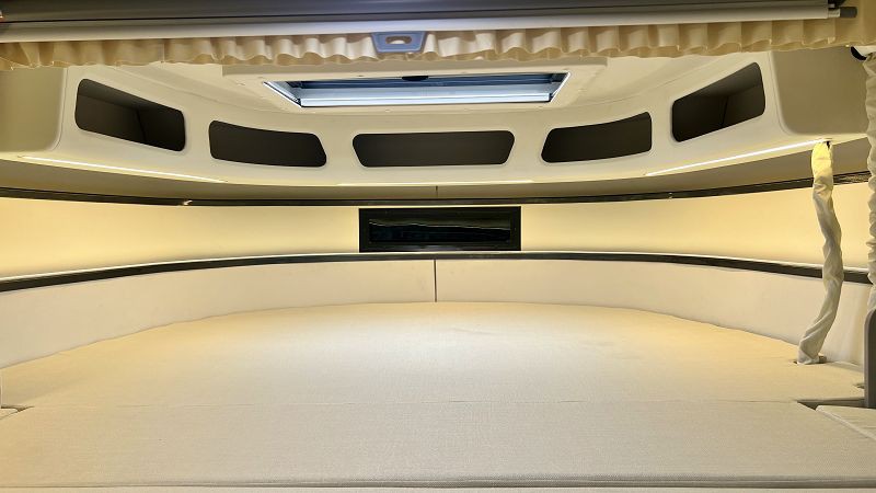 2 overcab cross bed from Star Boundless MAXUS Pop-top Roof 4WD RV002 2 overcab cross bed from Star Boundless MAXUS Pop-top Roof 4WD RV002