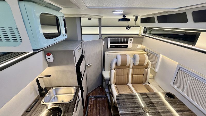 6 detail from Star Boundless MAXUS Pop-top Roof 4WD RV002 6 detail from Star Boundless MAXUS Pop-top Roof 4WD RV002